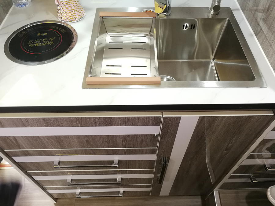 上汽躍進(jìn)H500輕卡平頭自動(dòng)擋房車(chē)-后橫床3 上汽躍進(jìn)H500輕卡平頭自動(dòng)擋房車(chē)-后橫床3